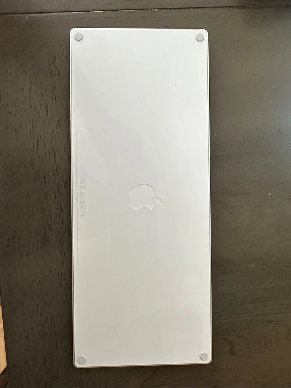 Apple Slim Wireless Keyboard in White and Silver